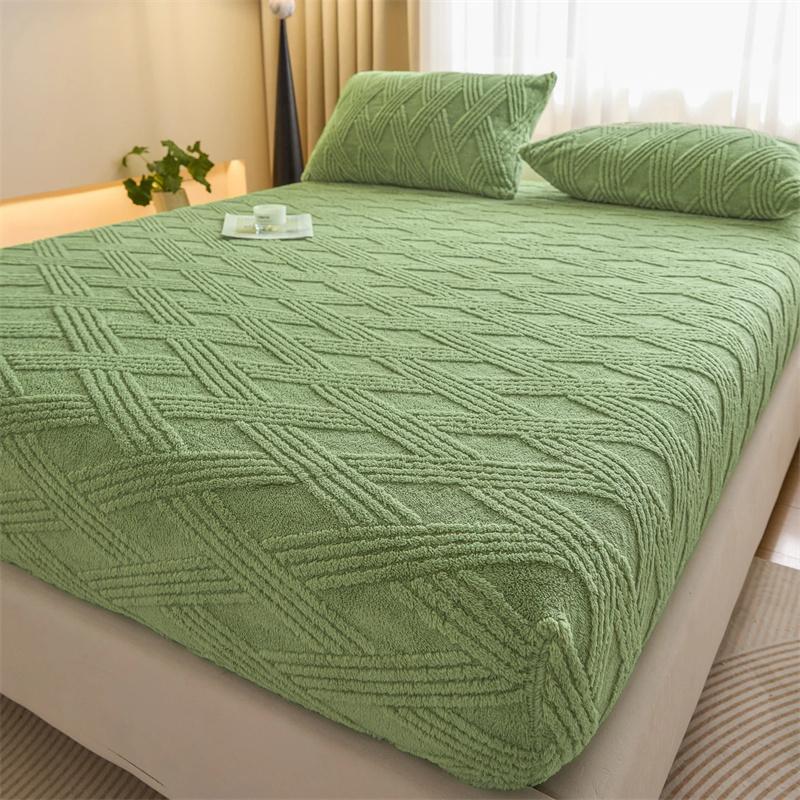 2026 New Winter Soft Plush Keep Warm Bedcover Bed Fitted Sheet Velvet Mattress Cover Bed Linen
