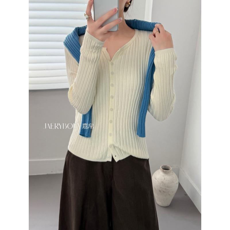 V-neck gentle wind knitted small cardigan top, female slim body, pit strip texture, versatile outside and thin inside