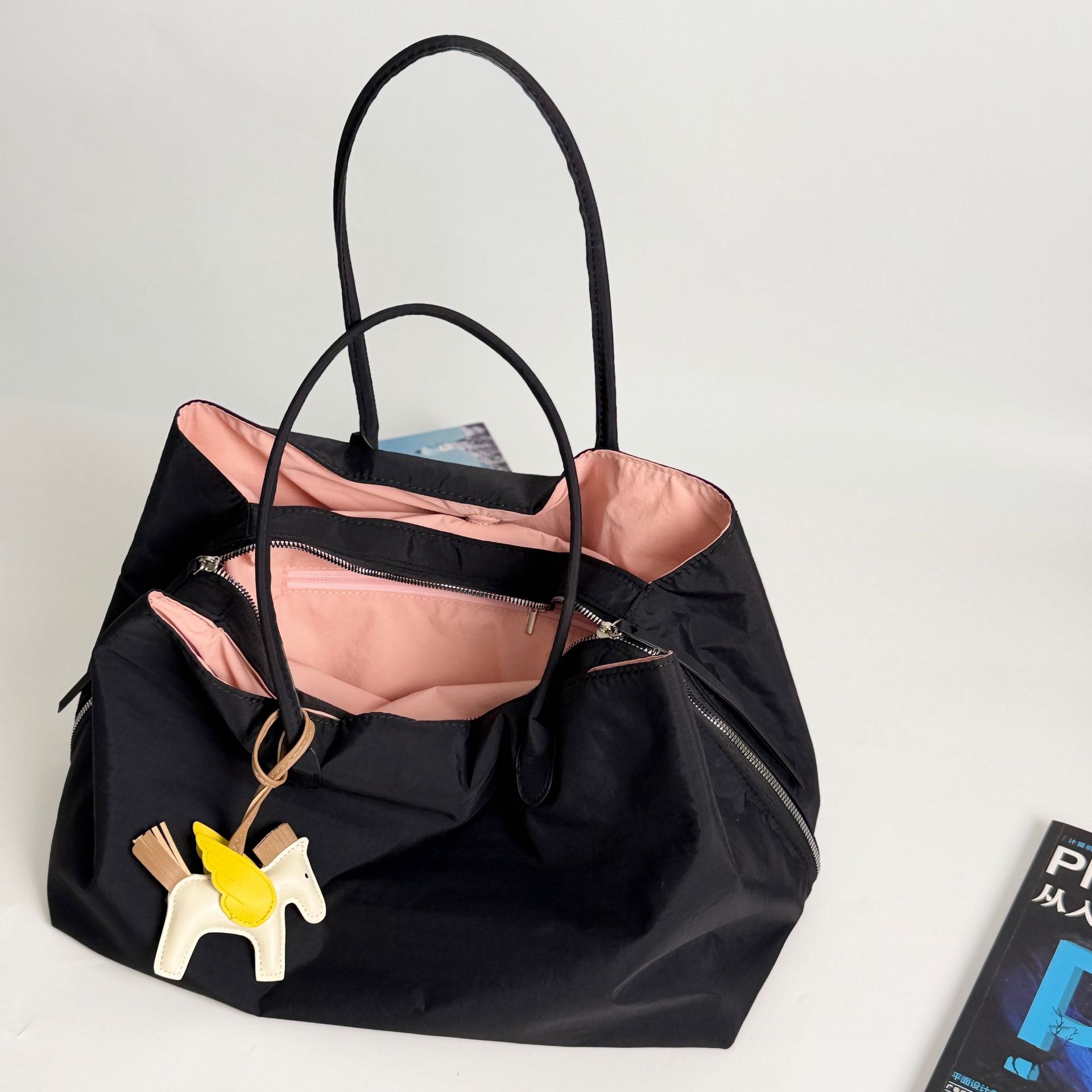 

Large Capacity Multi Pocket Armpit Bag 2026 New Korean Style Nylon Minimalist Commuter Tote Shoulder Bag