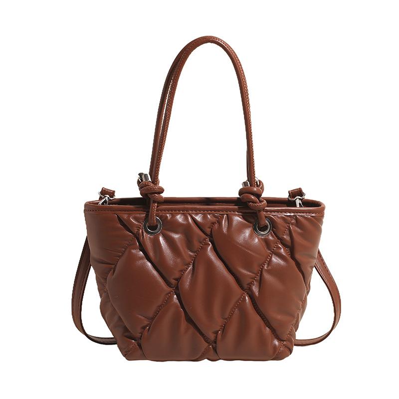 Hand carry fashion commuter tote bag women's 2025 winter new retro trendy shoulder bag premium embroidery thread oblique span bag