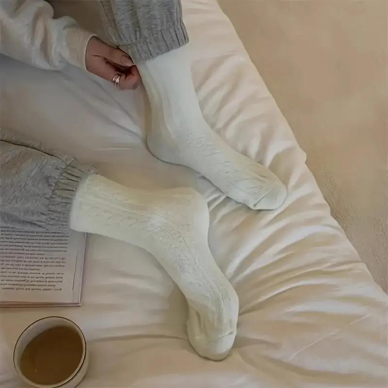 1 Pair Women's Cozy Fuzzy Socks- Winter Warm Plush Mid-Calf Length Twisted Pattern Knit Fabric Socks