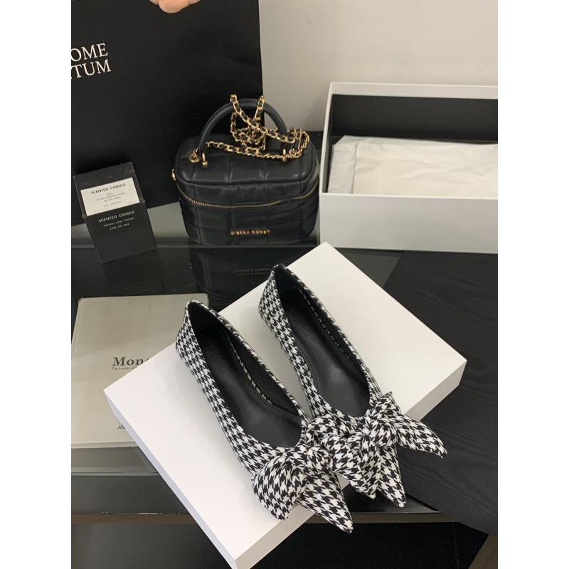 2025 New Autumn Xiaoxiangfeng Single Shoes Women's Pointed Head Flat Bottom Shallow Mouth Bow Soft Sole Fashionable Versatile Single Shoes Women