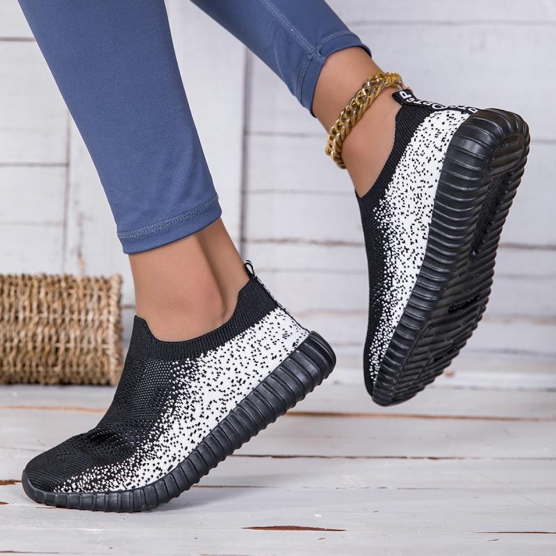 Women Knitted Flats Light Breathable Walking Shoes Comfortable Loafers Ladies Elastic Casual Sports Shoes Mesh Jogging Shoes