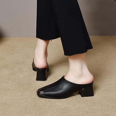 Pantofole a punta quadrata da donna per esterni primavera ed estate nuove testa di ferro borsa testa di mucca tacco spesso sandali moda da donna pigre a ciabatta