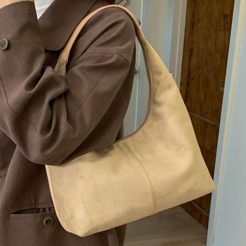 Large Capacity Small Square Bag New Autumn Fashion Retro Shoulder Bag High Value Simple Commuter Bag