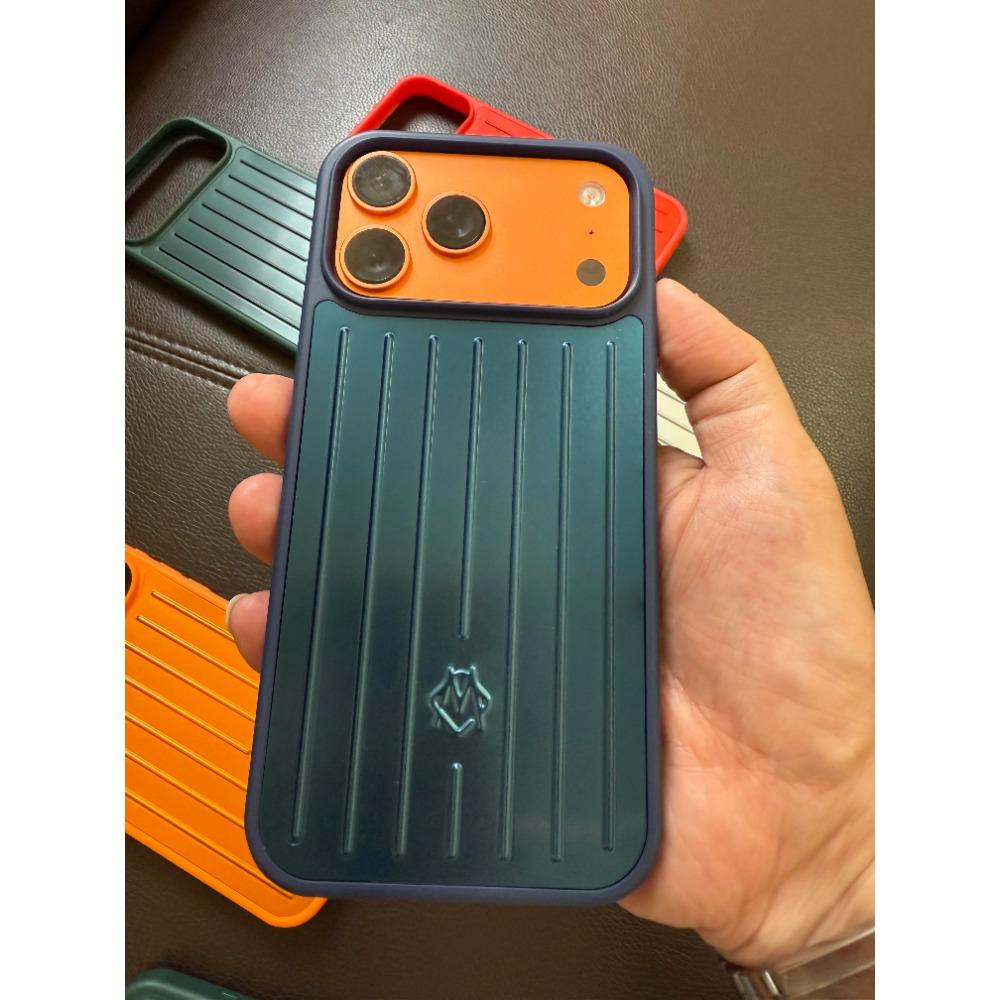 Business Luxury 3D Travellers Luggage Phone Case for IPhone 17 Pro Max 16 15 14 Aluminum Alloy Back Protect Cover with Gift Box Packaging