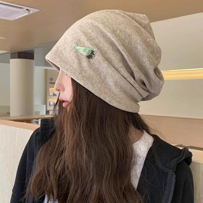 A New Japanese style Metal Logo Headwear Hat for Women A Laid Back and Cool Korean Style Autumn Cap for Men