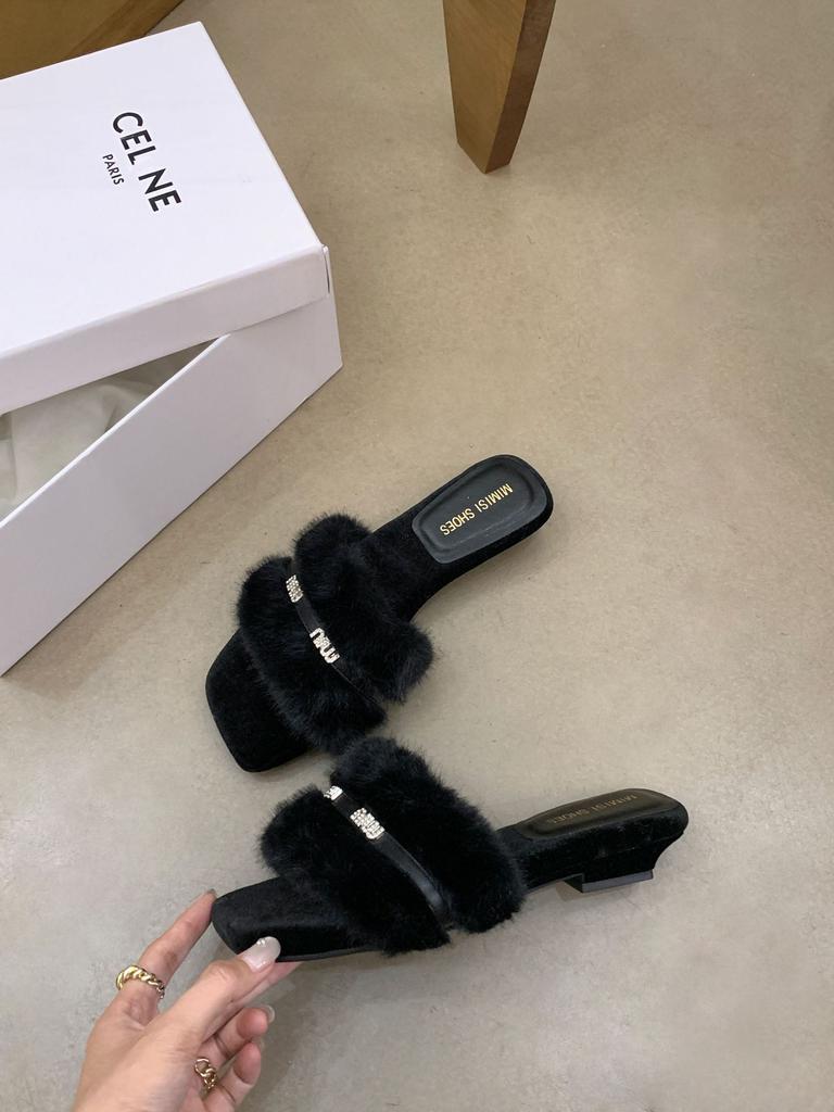 French Evening Breeze Rhinestone One-word Fluffy Slippers for Women To Wear 2025 Spring and Autumn New Imitation Mink Hair Low-heeled Sandals