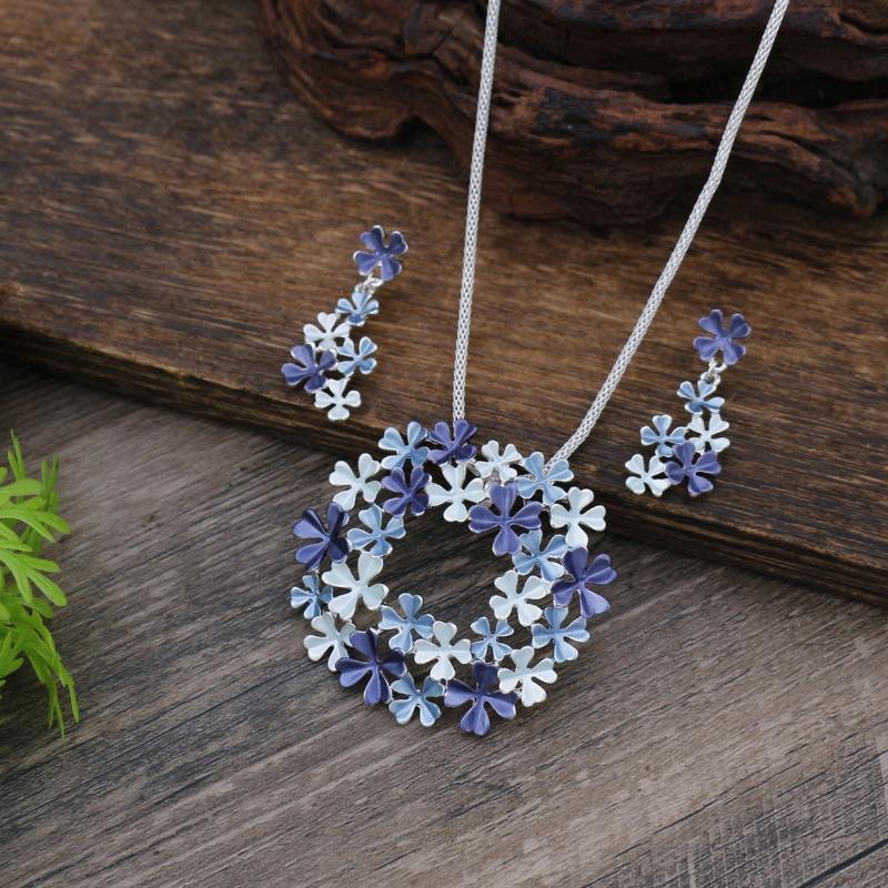 New enamel color hollow flower stud earrings pendant bracelet set women's autumn and winter high-end flower necklace