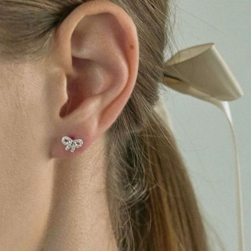 aora MINI PRETZEL STUD EARRING #0011
