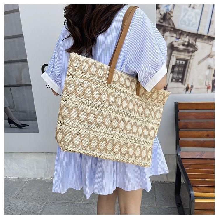 

Большая плетёная соломенная сумка ручной работы Женская универсальная на плечо пляжная в морском стиле для отпуска 34x11x33 верблюд