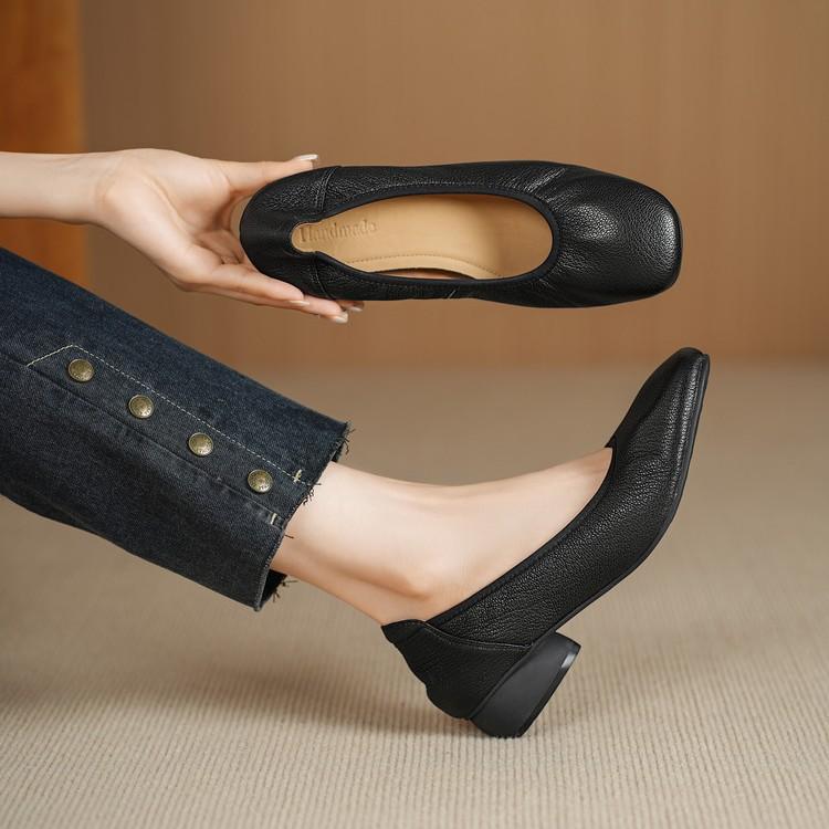French soft sheepskin low-heeled single shoes women's autumn 2025 genuine leather women's shoes square head shallow mouth versatile soft-soled grandm