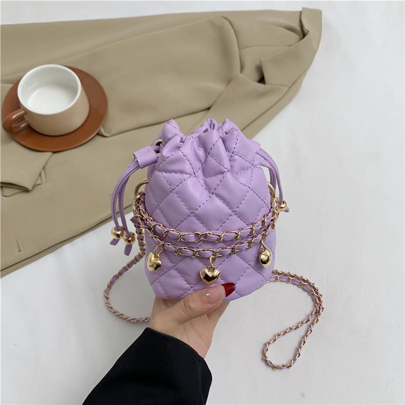 

Сумка Жіноча 2024 Зима Нова Нішевий Дизайн Сумка на Плече Стильна Проста Сумка через Плече Ромбоподібна Ланцюгова Сумка-Відро фіолетовий