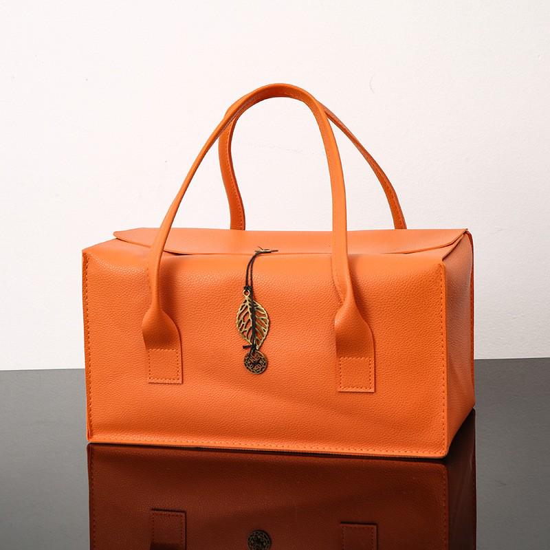 

Роскошная кожаная подарочная коробка для праздников и свадеб 17×17×16 cm