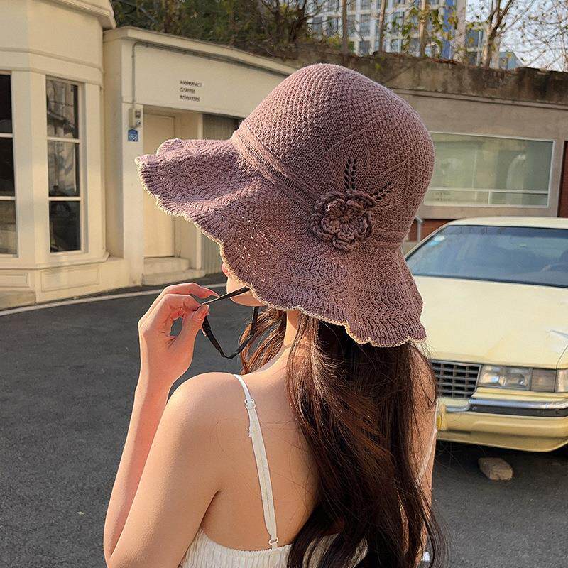 Women Floral Crochet Bucket Hat Ruffle Wide Brim Sun Hat with Chin Strap Breathable Hollow Knit Fisherman Cap for Outdoor Travel Sun Protection