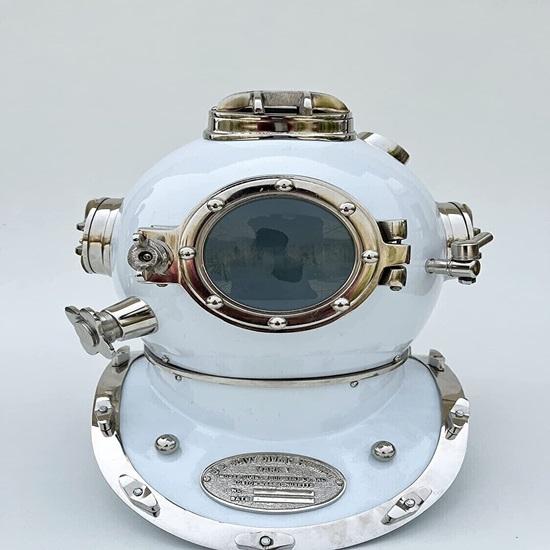 

Scuba SCA Divers 45.72cm US Navy Mark V Deep Marine Divers Gifted