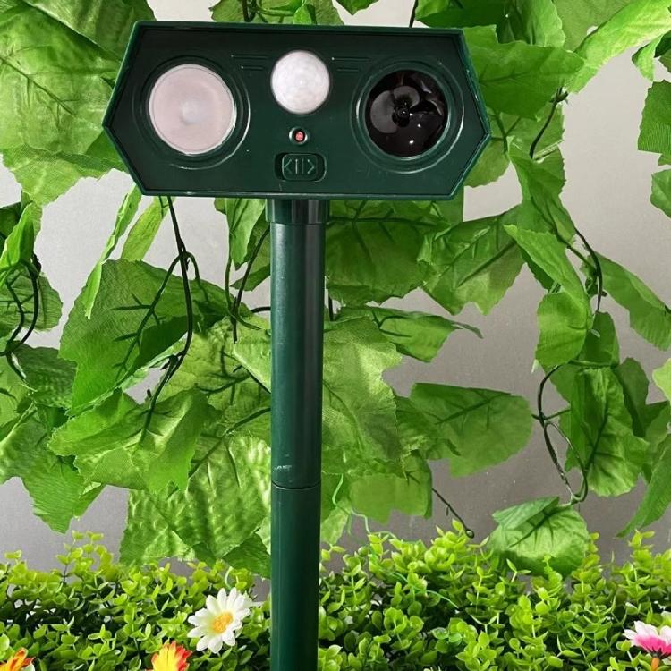 Solar Animal Repeller Ultrasonic Repellents LED Light Alarm Repels Cat Dogs Bird