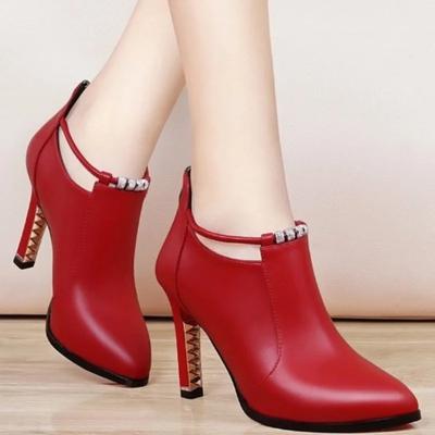 Elegante Damen-Spitzstiefeletten Herbst Winter Rot Gürtelschnalle PU-Leder Kurze Stiefel Frau Dünne Absätze Partyschuhe