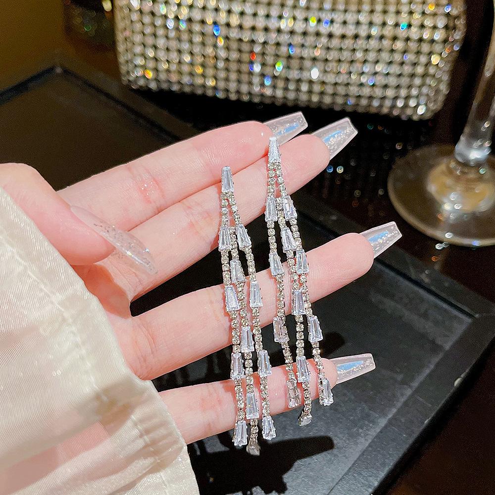 Übertreibene 925 Sterlingsilber Zirkon Quastenohrringe mit europäischem & amerikanischem Design - High-End Modeaccessoire