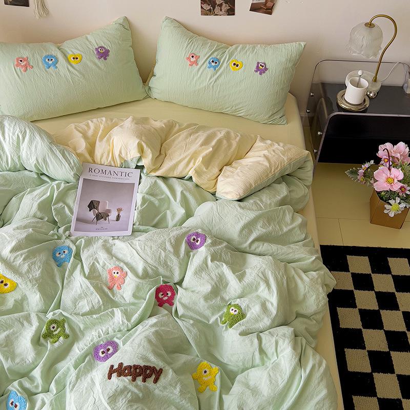Super Soft Cotton Chenille Bear Embroidery Bedding Set - 4-Piece Simple Cartoon Duvet & Sheet