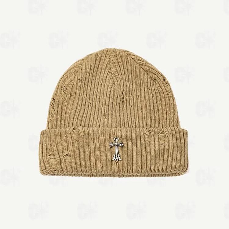 Fall/Winter Street Fashion Distressed Knit Cap for Men and Women, Versatile Retro Metal Cross Emblem Wool Hat, Couple Beanie Cap
