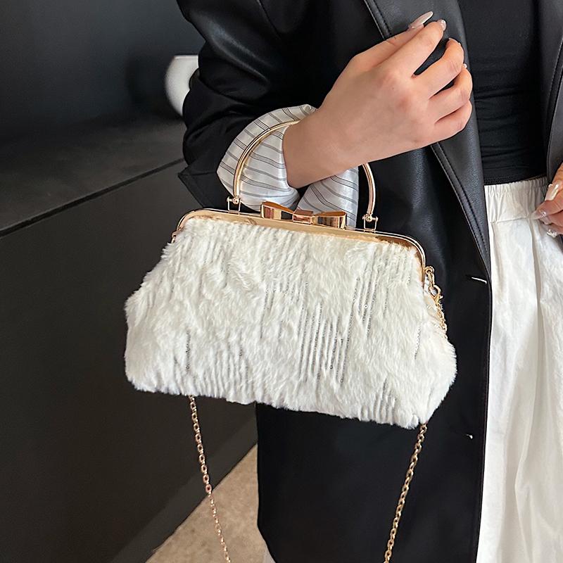 Luxury Embroidered Women's Shoulder Bag Metal Top Handle Purse With Long Chain Strap Evening Party Clutch
