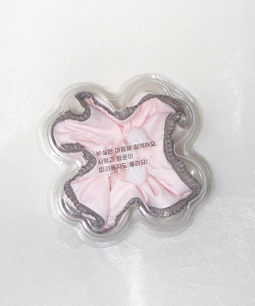 Sunae Earl Grey Peach Gelato Scrunchie