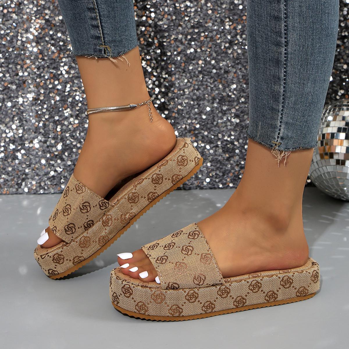 

Женские тапочки 2024 года, новые летние модные сандалии с открытым носком, женские нескользящие пляжные тапочки, роскошные шлепанцы для женщин, Zapatos De Mujer 36 коричневый