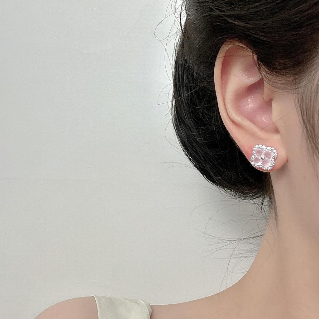Neue Zirkon-Blumenstecker - Elegant und vielseitig für Damen