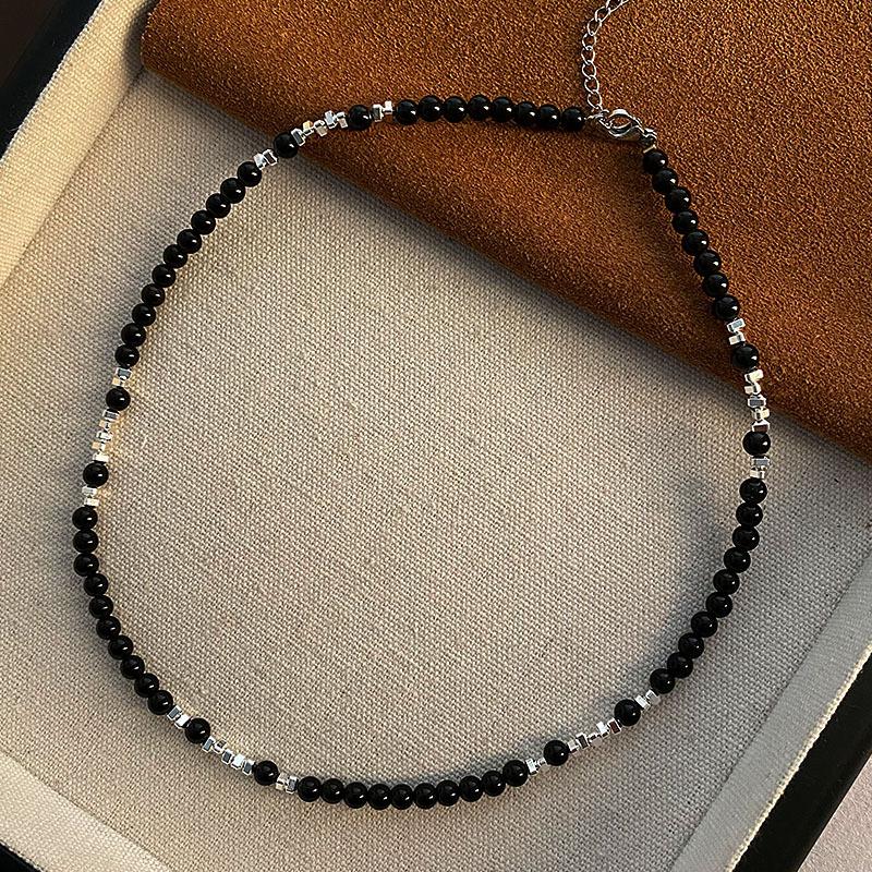 Collana Clavicolare da Donna in Acciaio Titanio con Perline di Agata Nera Retro Gioielli