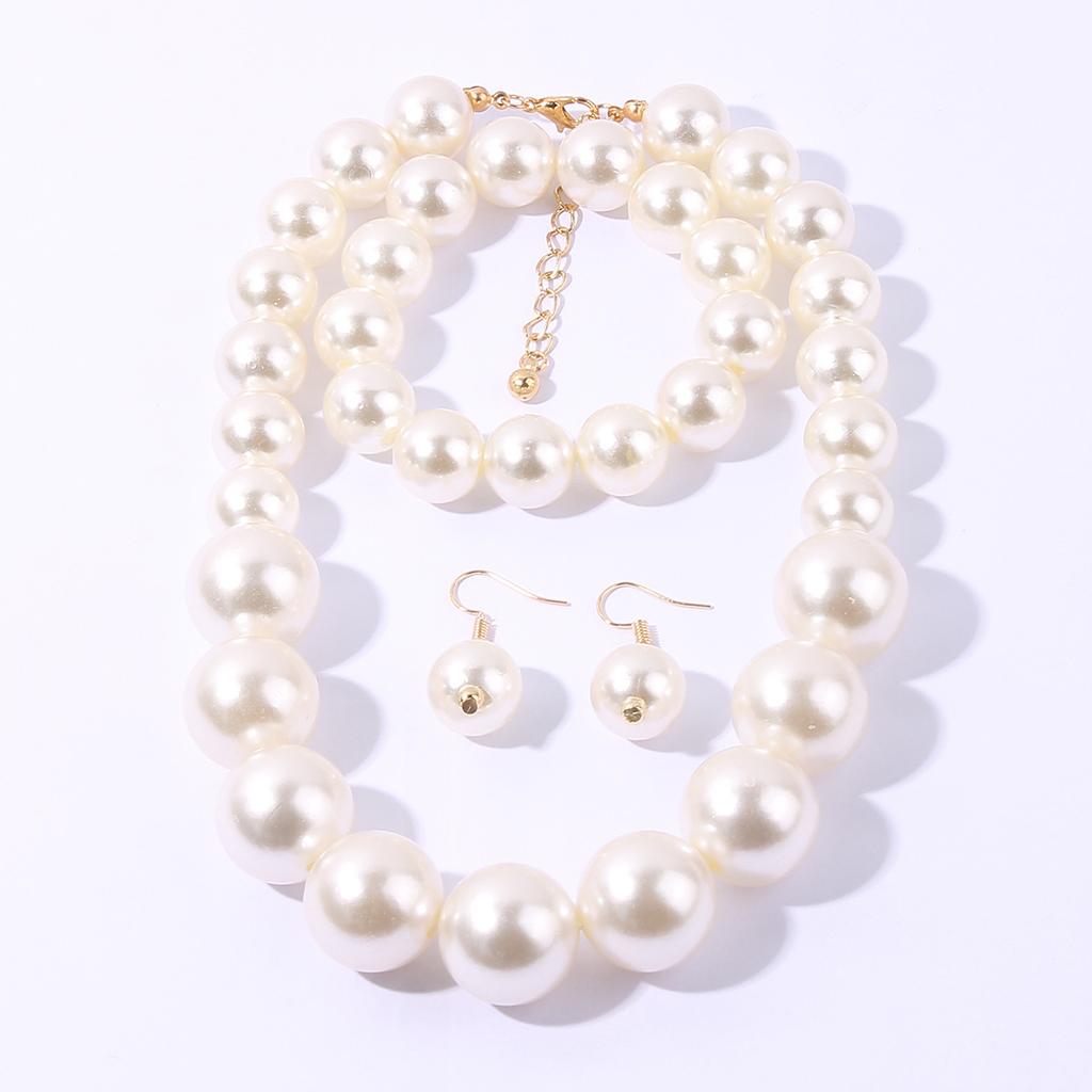 Popular women's fashion exaggerated large imitation pearl necklace bracelet earrings set personalized jewelry set