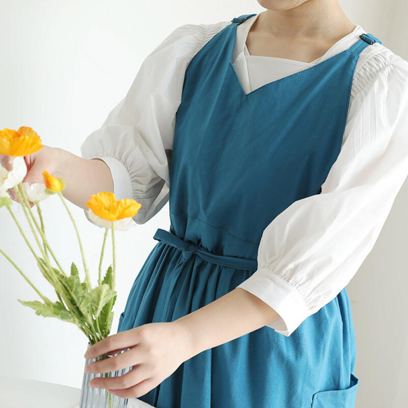 Provence 100% Cotton V-Neck Waterproof Apron Caramel