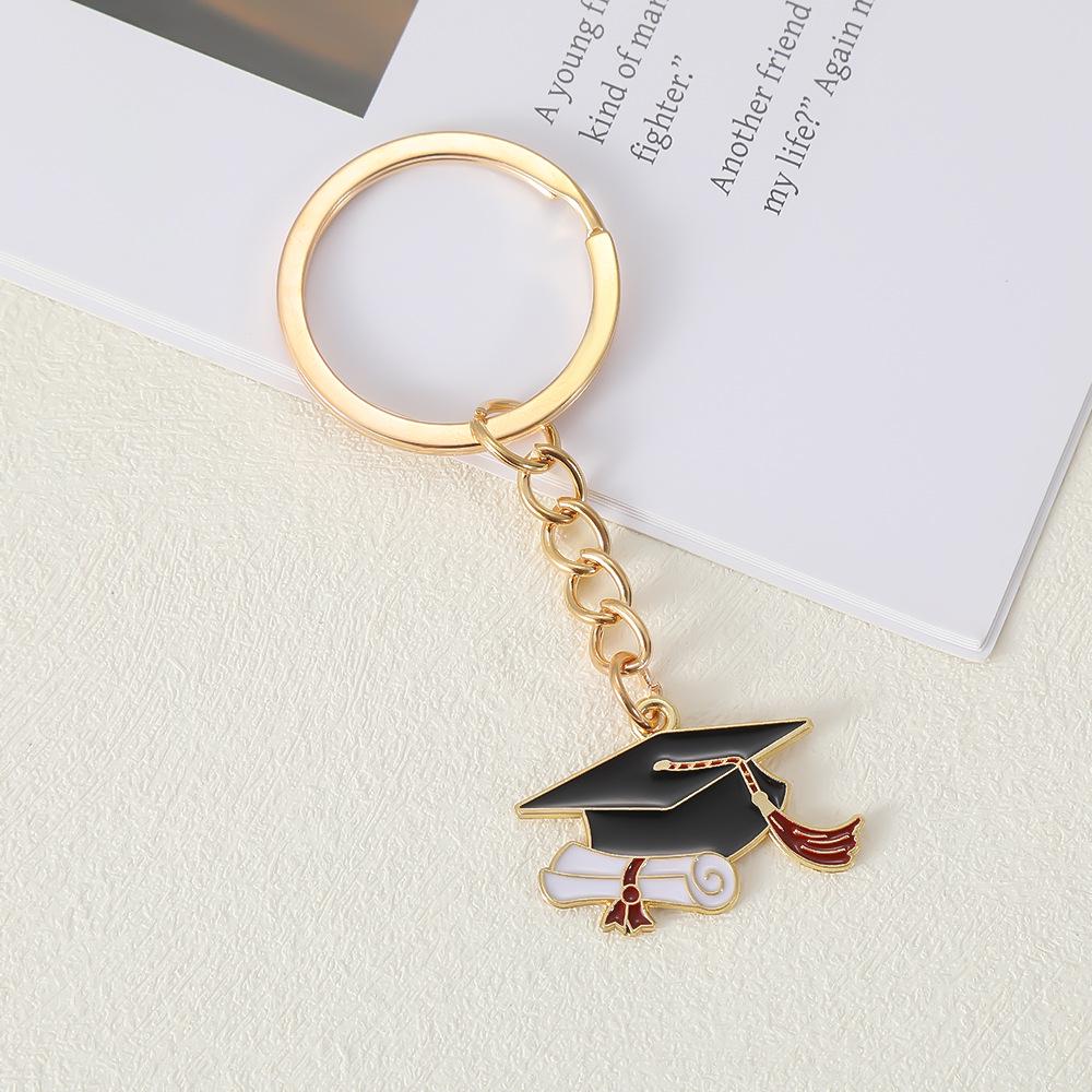 Bachelor Graduation Cap Keychain: Motivational Pendant for Further Study