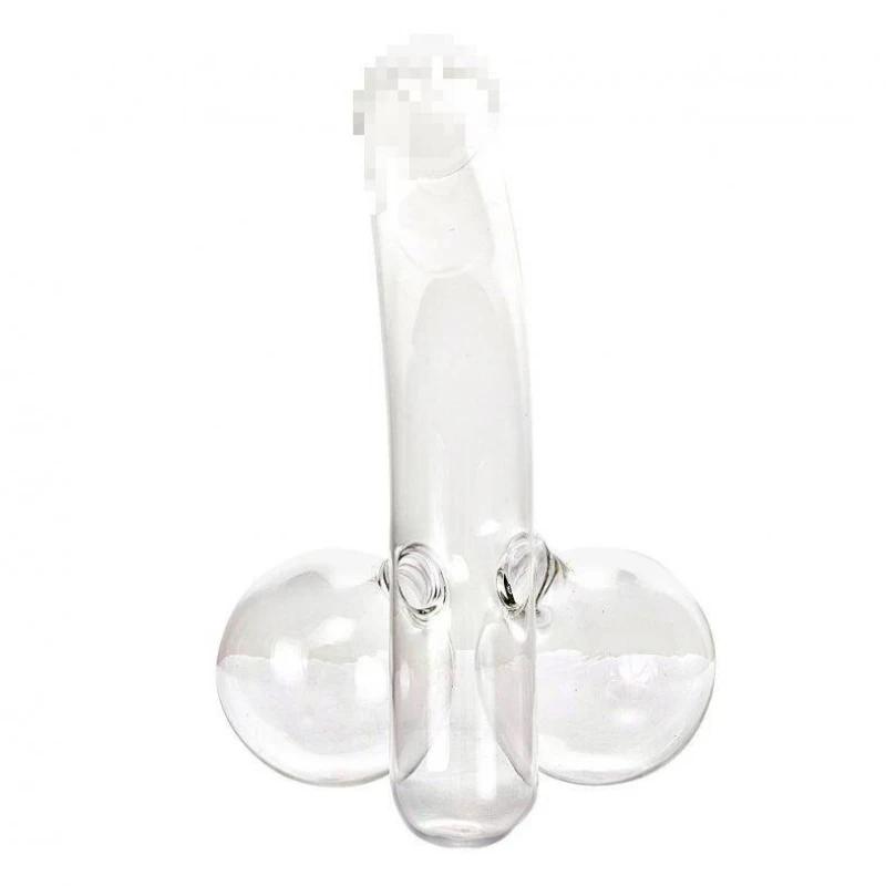 Ein Whiskyglas mit interessantem Design, eine Weinkaraffe, ein Must-Have für die Hausbar, perfekt für Weinkenner