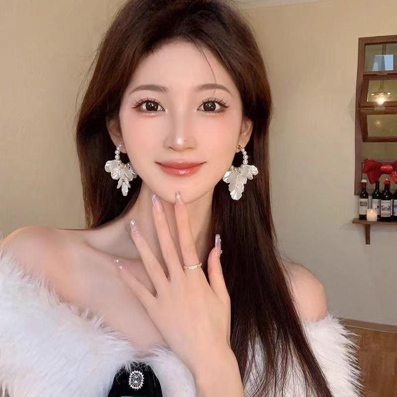 Imitation Pearl Flowers Fringe Long Dangle Earrings For Women Elegant Temperament Dainty  Luxury Jewelry