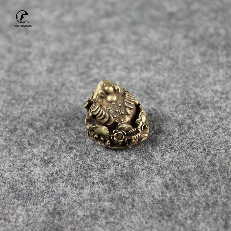 Solid Copper Lucky Toad Tea Ceremony Small Ornaments Tea Pet Antique Bronze Animal Bufo Figures Miniatures Desk Decoration Craft
