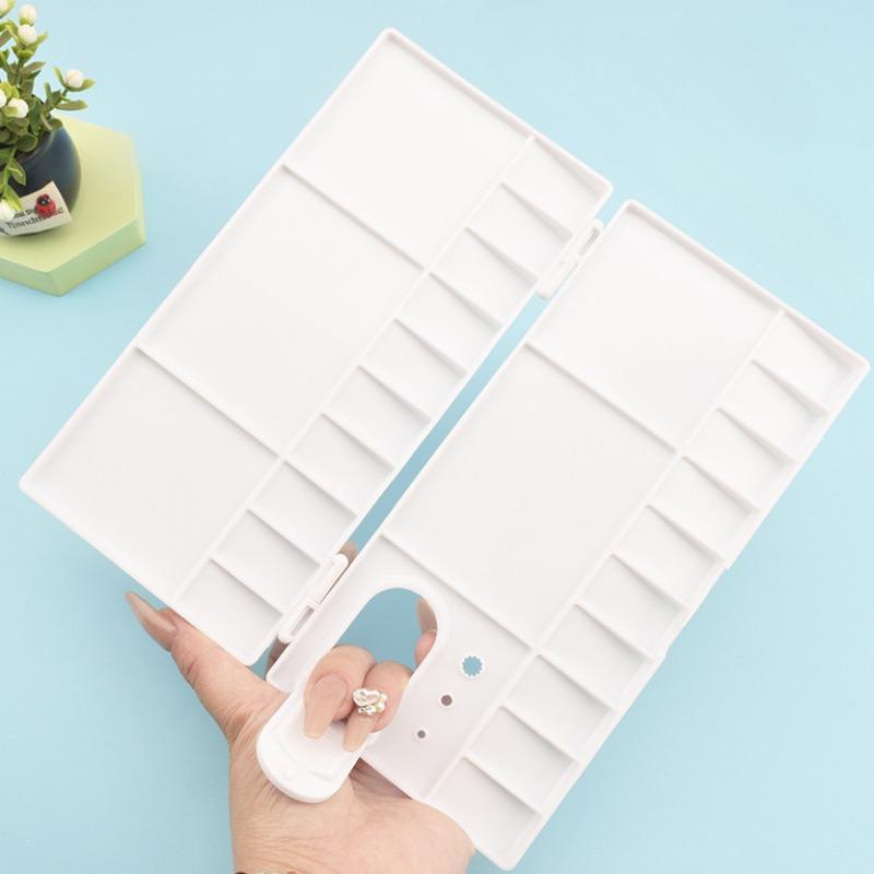 1pc Compact Folding Paint Palette with Thumb Hole – Lightweight Plastic Artist’s Mixing Tray for Acrylic, Watercolor, and Oil Paints