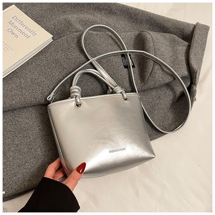 This Year's Popular Handbag Women's 2025 New High-end Textured Bucket Bag Shoulder Messenger Bag