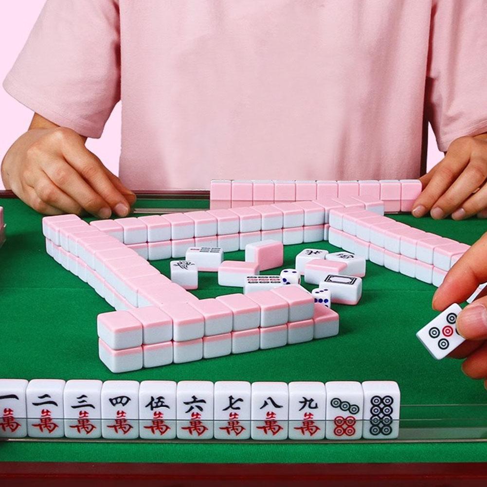 Tragbares Mini-Mahjong-Set Sturzfest Logik Denkspiel Puzzle Brettspiel Schach und Karten Geschenk für Freunde Familie