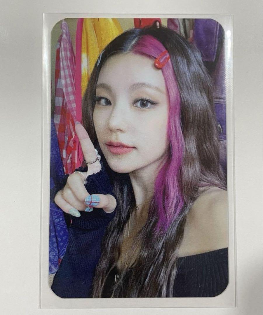 

[USED] Itzy Crazy in Love Mecima Bonus Yeji Official