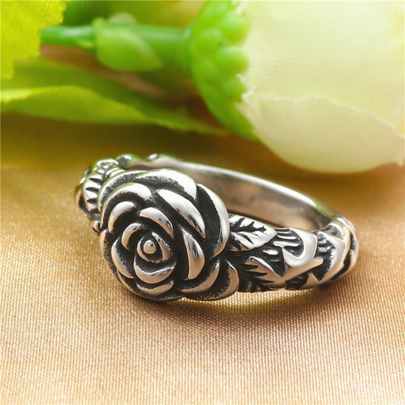 Vintage Floral Titanium Steel Ring for Women – Punk Stainless Steel Flower Design, Unique Fashion Jewelry