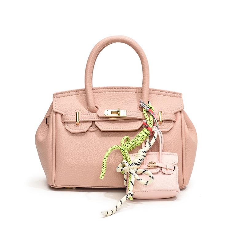 Bag Women's New Shoulder Messenger Bag Fashionable Versatile Handbag