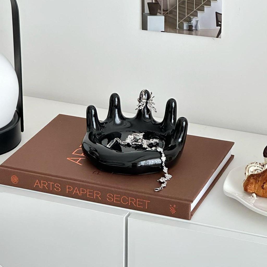 Nordic Ceramic Ring Holder Tray - Cute, Light Luxury Jewelry & Key Organizer for Desktop or Entryway.
