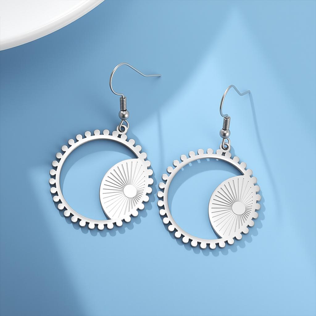 Dreamtimes Simple Hammered Sun Golden Dangle Earrings for Women Men Stainless Steel Boho Dangle Vintage Mothers Day Gifts
