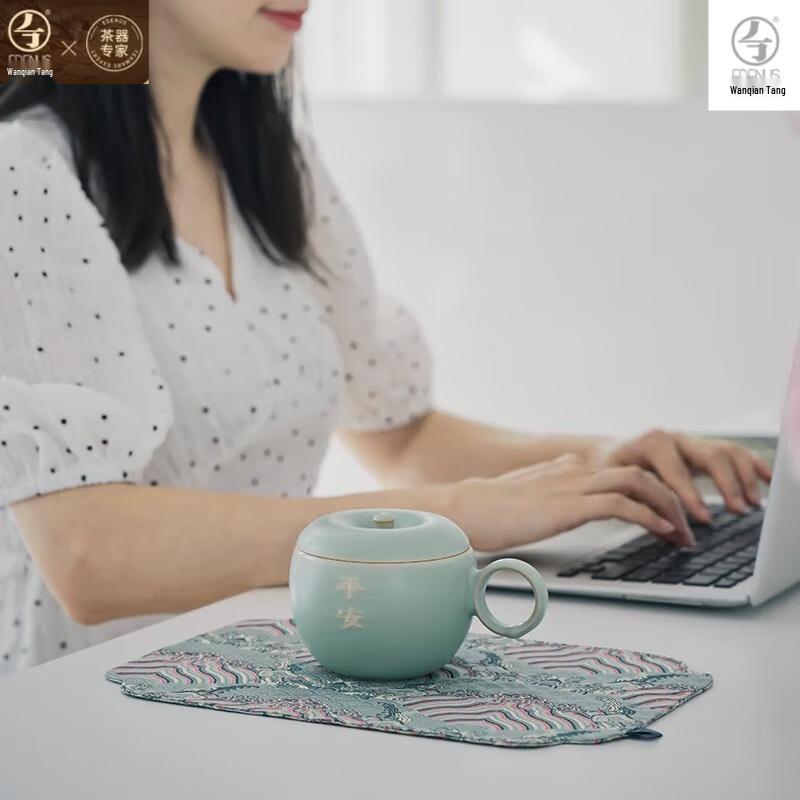 

Edenus Creative Apple Ceramic Mug