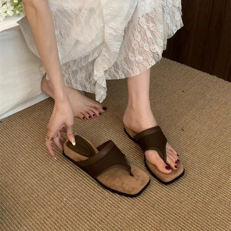 

Fashion 2025 Flats Clip Toe Slippers Women s Sandals Casual Designer Shoes Summer Slides Fad Walking Beach Flip Flops New Woman Shoes 40