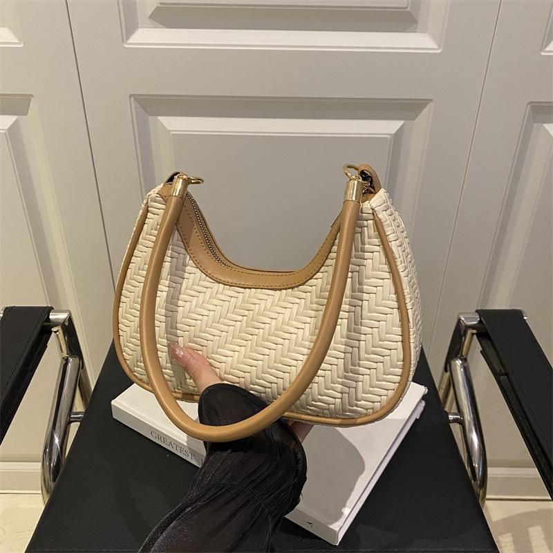 Fashion Woven Crescent Moon Bag Women's Summer New Fashion Versatile Niche Design Single Shoulder Diagonal Cross Armpit Bag