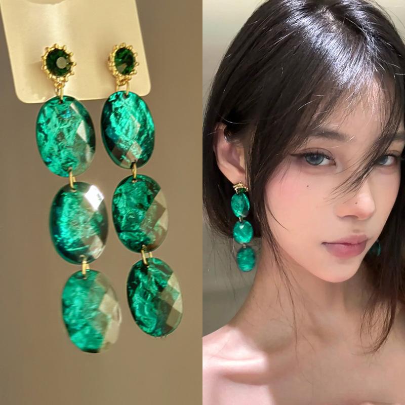 Silver needle retro emerald acrylic diamond-encrusted geometric earrings European and American long temperament high-end earrings women
