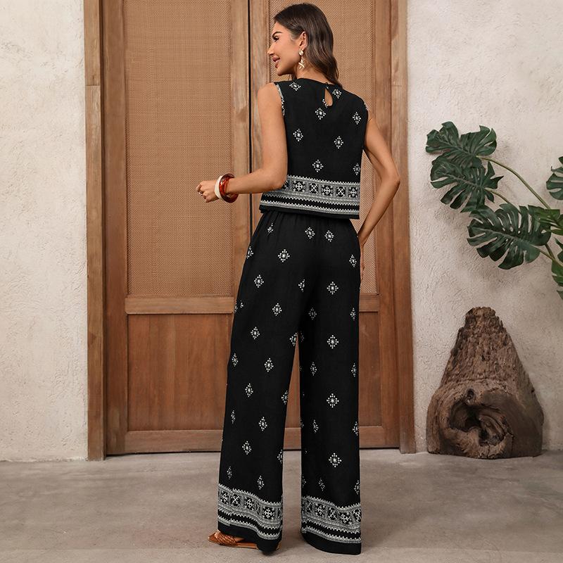 Summer New Vintage Beach-style Two-piece Ethnic Geometric Print Set for Women
