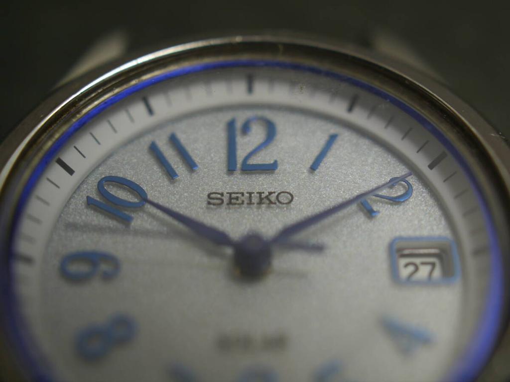 SEIKO SOLAR Date Watch ad996 3-hand V182-0AE0 Women's